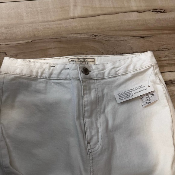 Free People Just Float On White Bellbottoms  NWT Size 30 - Picture 6 of 7